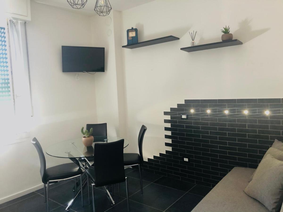 Blaxej, Nel Cuore Di Verona, Moderno Ed Elegante, 4 Posti Letto, Wi-Fi, Self Check In Apartment Luaran gambar