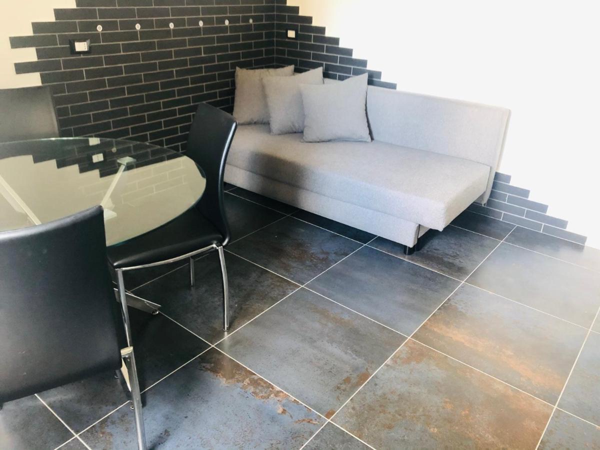 Blaxej, Nel Cuore Di Verona, Moderno Ed Elegante, 4 Posti Letto, Wi-Fi, Self Check In Apartment Luaran gambar