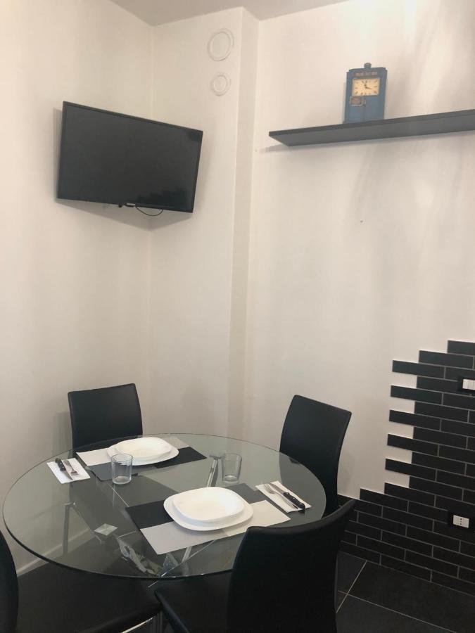 Blaxej, Nel Cuore Di Verona, Moderno Ed Elegante, 4 Posti Letto, Wi-Fi, Self Check In Apartment Luaran gambar