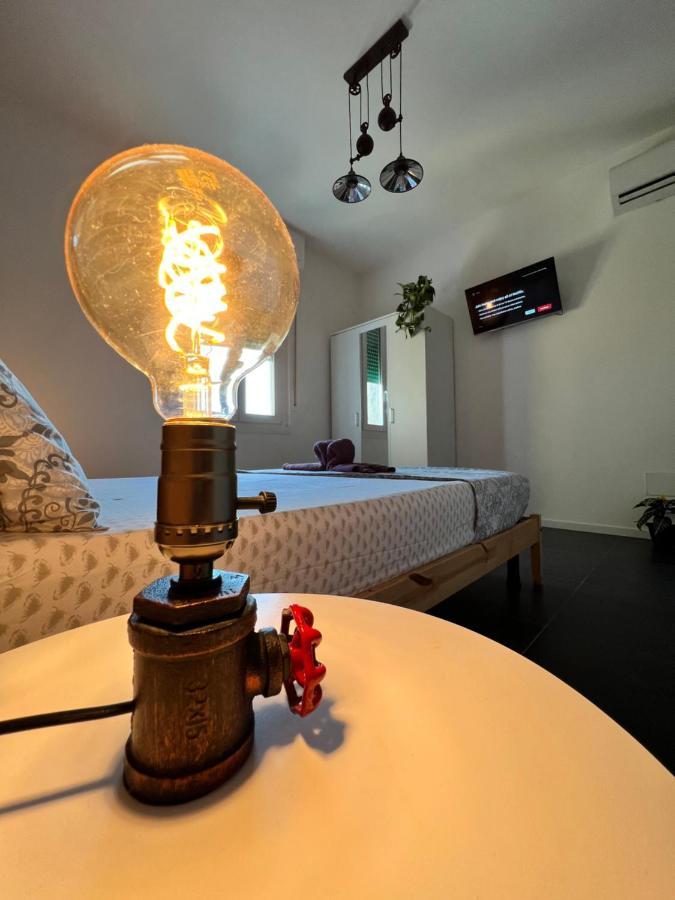 Blaxej, Nel Cuore Di Verona, Moderno Ed Elegante, 4 Posti Letto, Wi-Fi, Self Check In Apartment Luaran gambar