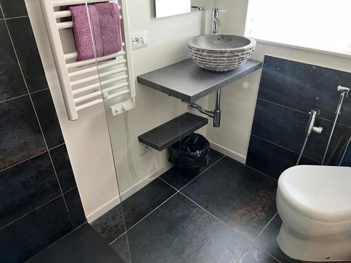 Blaxej, Nel Cuore Di Verona, Moderno Ed Elegante, 4 Posti Letto, Wi-Fi, Self Check In Apartment Luaran gambar