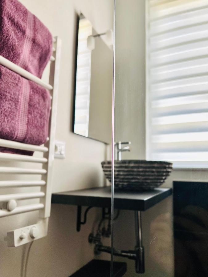 Blaxej, Nel Cuore Di Verona, Moderno Ed Elegante, 4 Posti Letto, Wi-Fi, Self Check In Apartment Luaran gambar